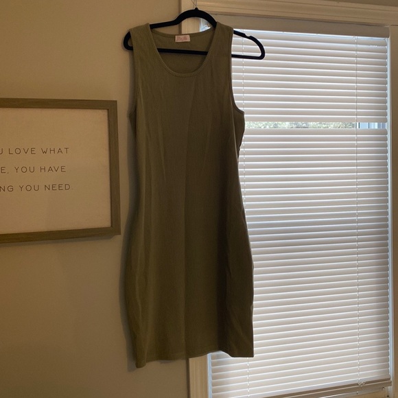 Pink Lily Ribbed Midi Tank Dress - Picture 2 of 3